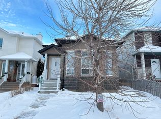 14 Saddlemont Rd NE, Calgary, AB T3J4Z9