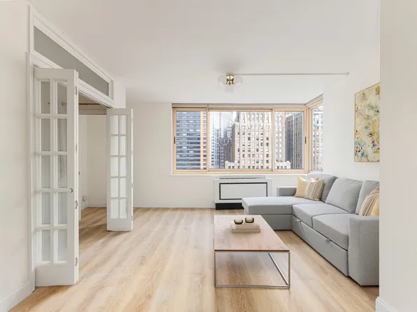 250 South End Avenue image 1 of 12