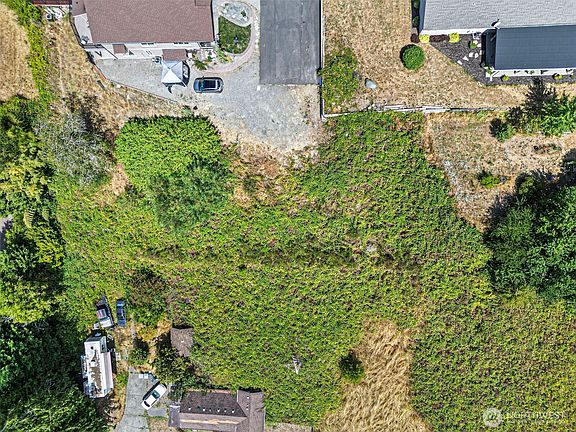 3rd image of 12714 2nd Avenue E