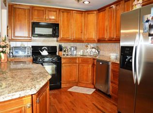 167 Castle Ridge Dr #84, East Hanover, NJ 07936