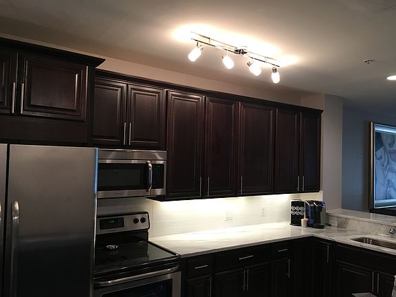 New appl, cabinets, counter