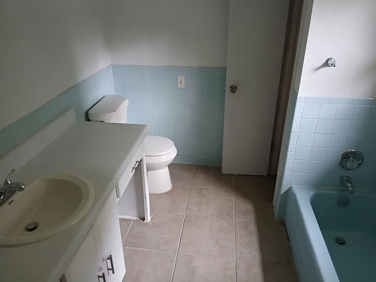 2301 Edison Ave — Photo 9