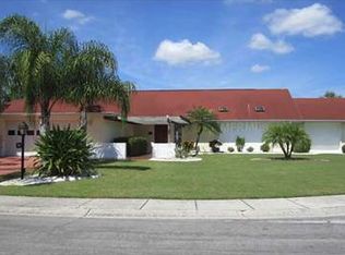 2008 Chickory Ln, Sun City Center, FL 33573