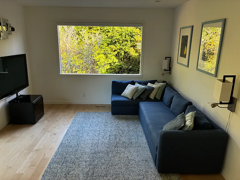2142 Roosevelt Ave — Photo 6