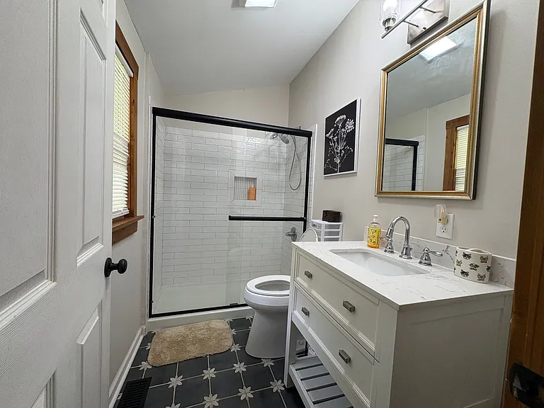 10 Spring Dr — Photo 14
