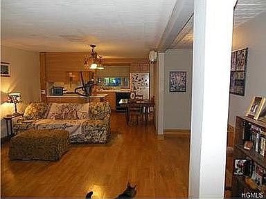 3rd image of 373 Hoyt St #Ll