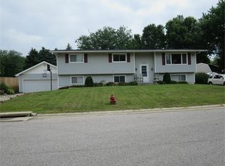 209 Thelma St, Hudson, IA 50643