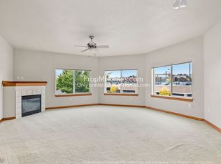 15325 NW Central Dr UNIT 213, Portland, OR 97229