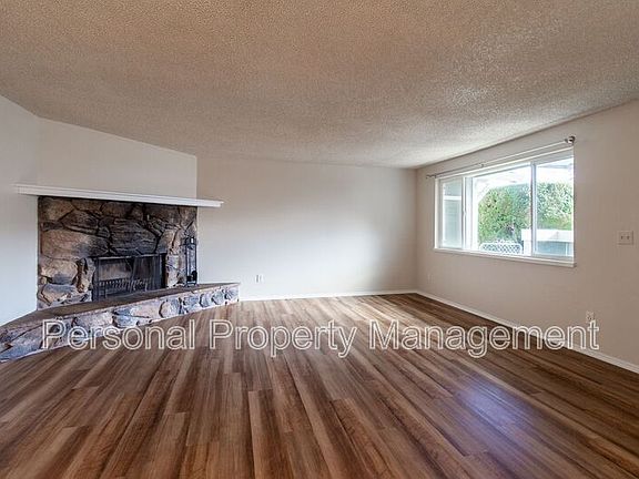 3rd image of 1703 SE 145th Ct