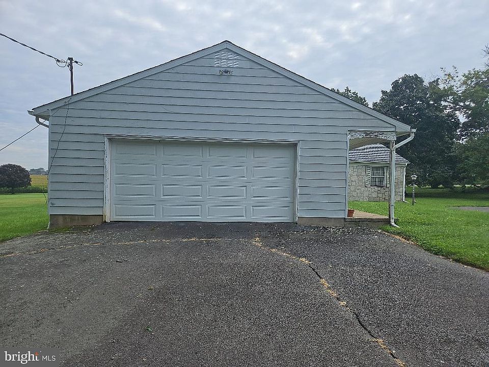 2nd image of 139 Old York Rd