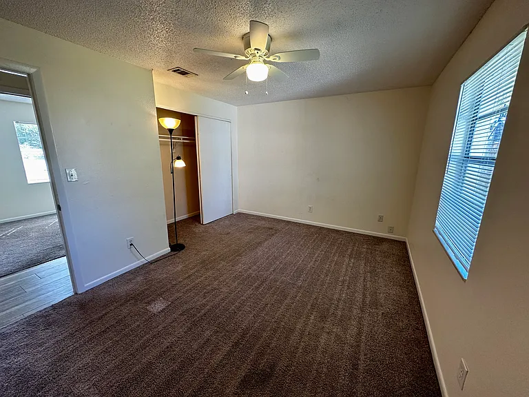 561 Parker Rd — Photo 18