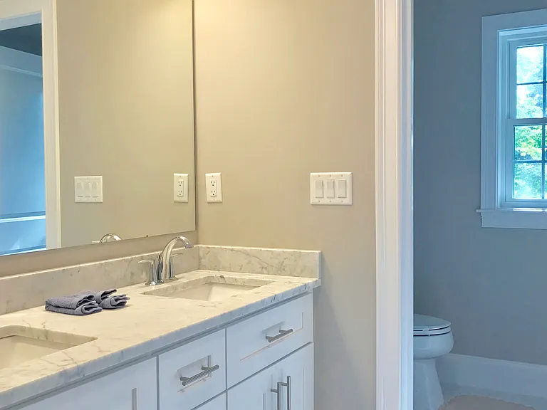 301 Linden St — Photo 13