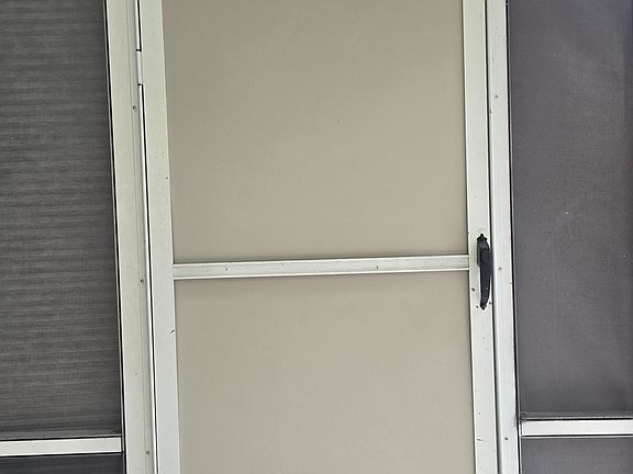 3rd image of 2713 Sidney Ave Floor 3