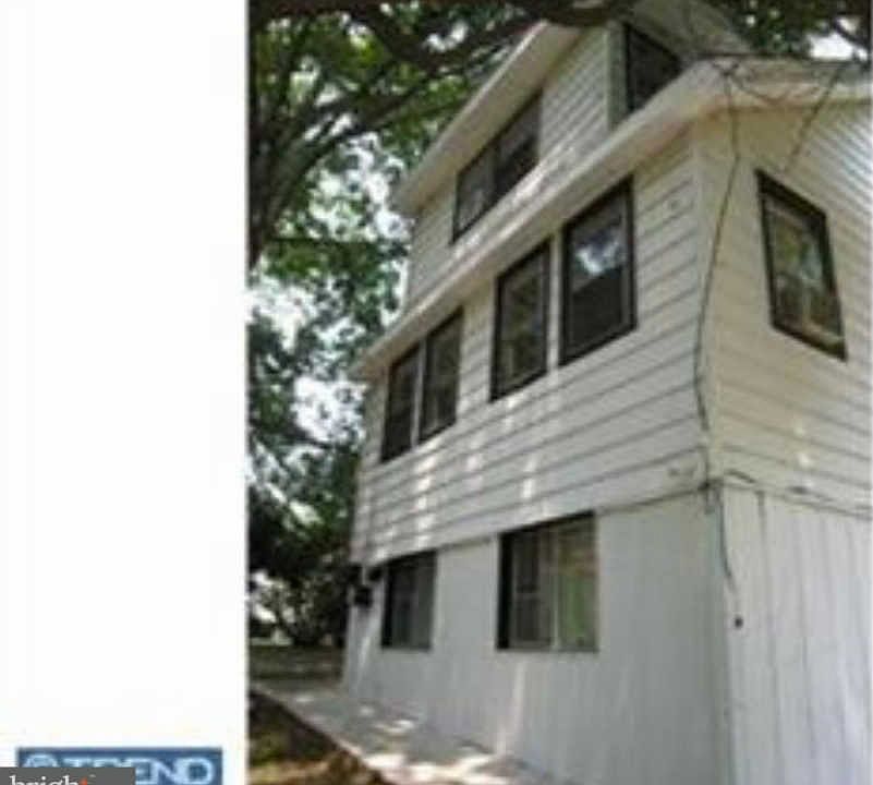 2nd image of 253 Harding Ave