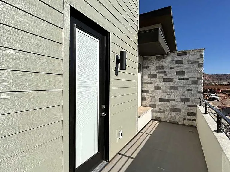 667 E Eureka Aly — Photo 19
