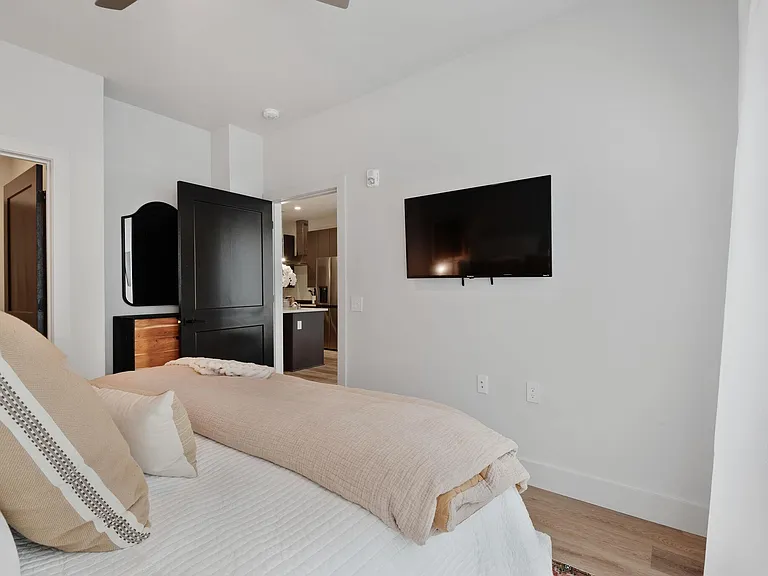 303 31st Ave N #206 — Photo 15