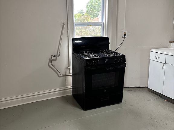 5th image of 606 Court St APT 3
