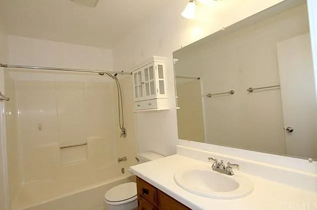 2 bed, 1.5 bath, 1190 sqft, $2,900 — Photo 3