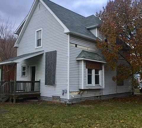 2nd image of 1303 Grand Ave