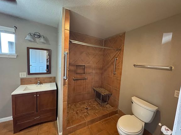 5th image of 103 Bernice Dr #A