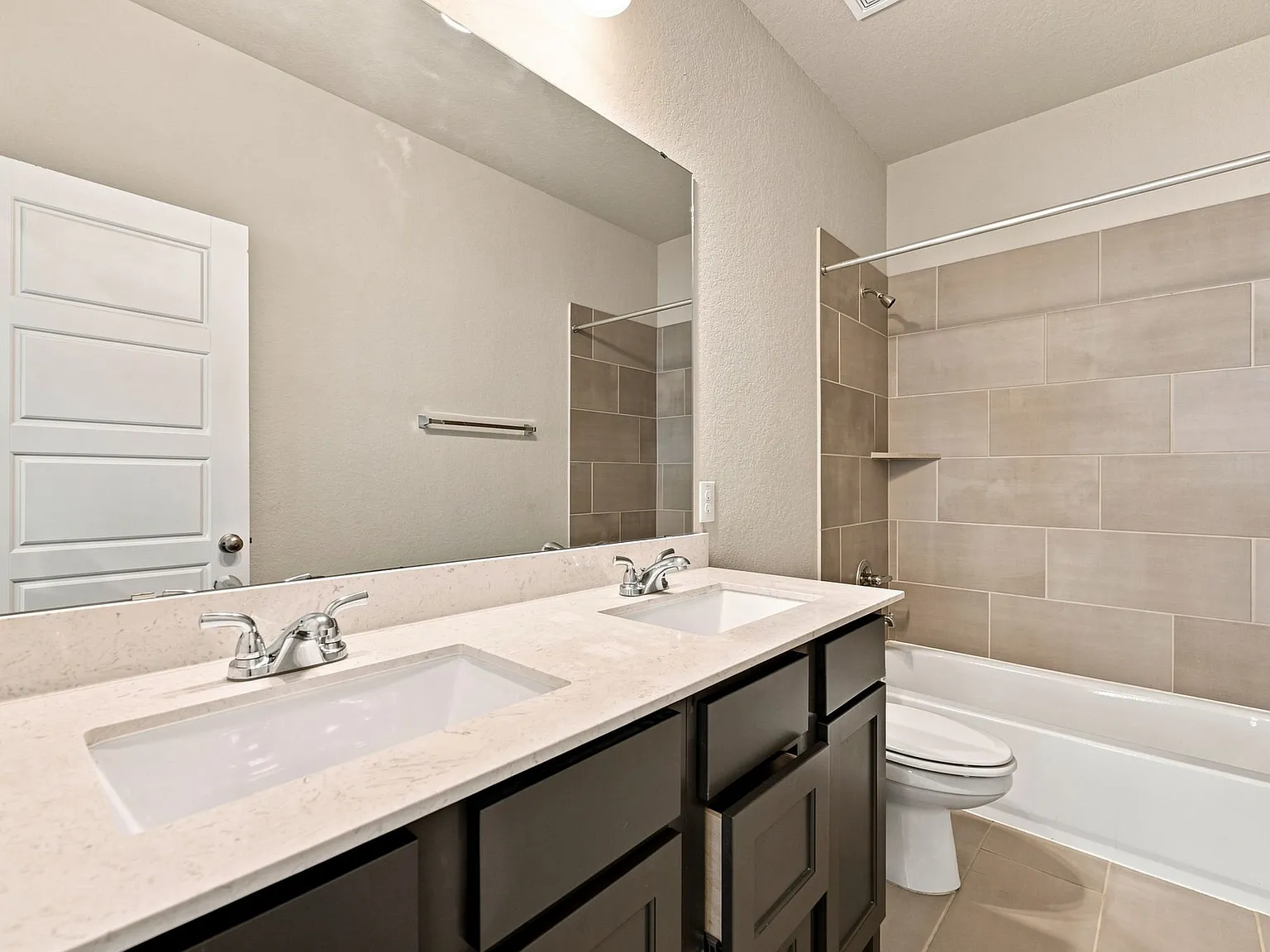 5 bed, 3008 sqft, $3,000 — Photo 4