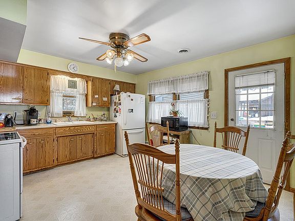 5th image of 4213 Oak Crest Dr