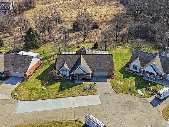 3rd image of 1398 Elizabeth Ct