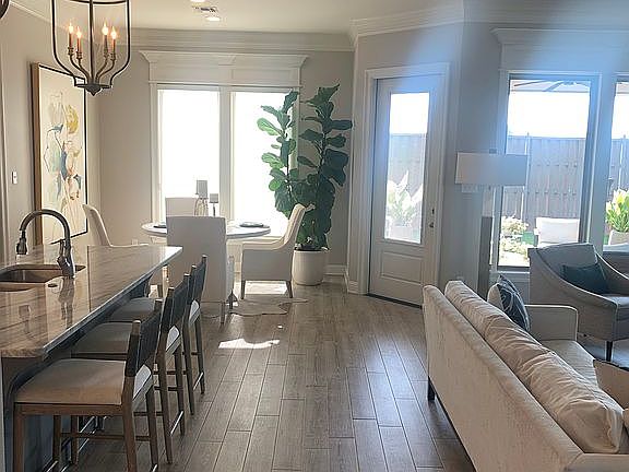 4th image of 424 Stacey Ln