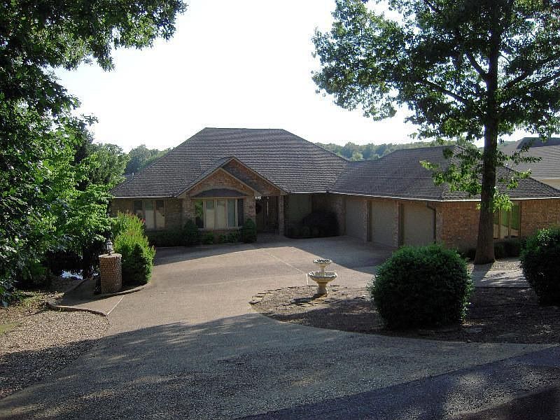 1st image of 99 Forfar Dr
