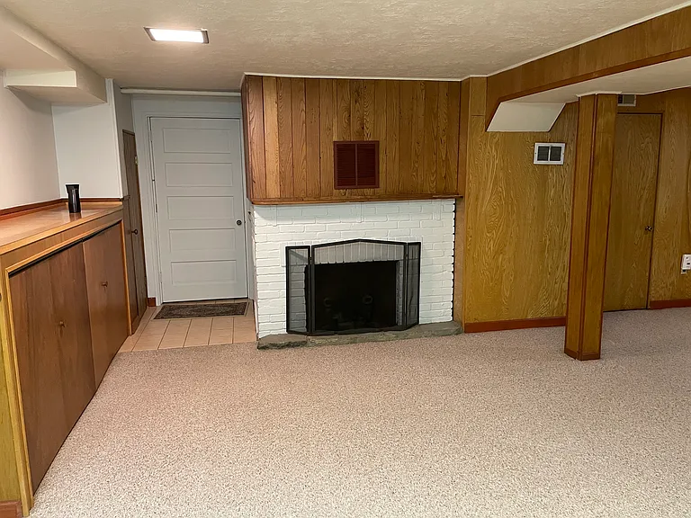 8250 Fox Ridge Rd — Photo 33
