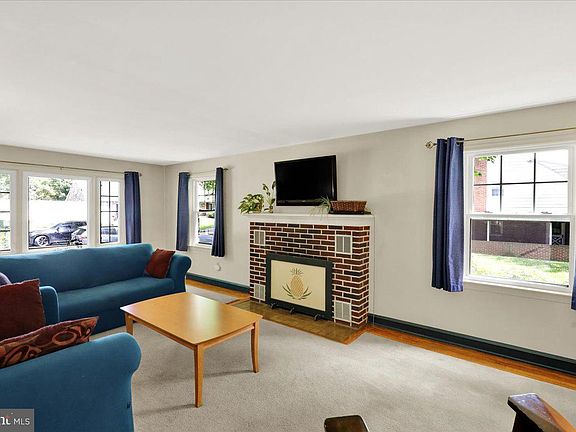 5th image of 4306 5th Ave