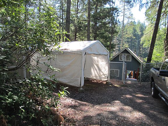 5th image of 1001 NE Collins Lake Dr