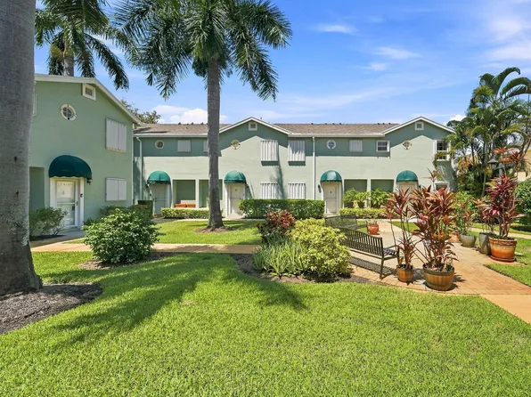 211 Waterside Drive, Hypoluxo, FL 33462
