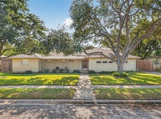 433 Pasadena Pl, Corpus Christi, TX 78411