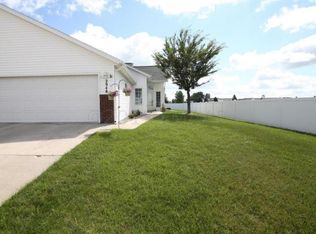 2948 35th St S, Moorhead, MN 56560