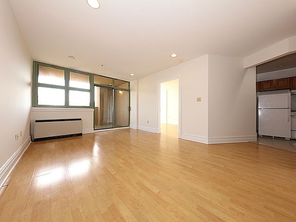 3rd image of 19-19 24th Ave #L306