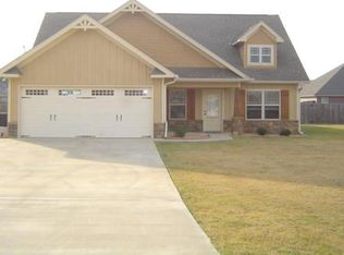 6 Greyhawk Ct, Fort Mitchell, AL 36856