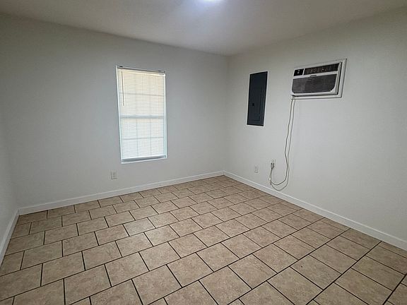 3rd image of 3513 Franklin Ave
