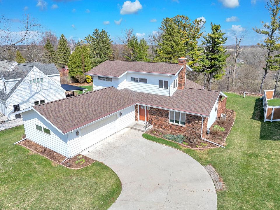 1st image of 682 Dartmouth DRIVE