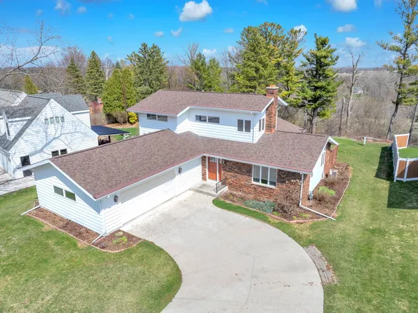 682 Dartmouth DRIVE, Sheboygan Falls, WI 53085