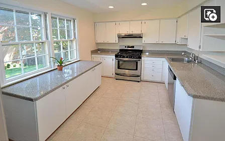4 bed, 3.5 bath, 2252 sqft, $875 — Photo 2