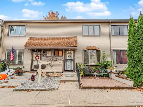 40 Bower Ct, Staten Island, NY 10309