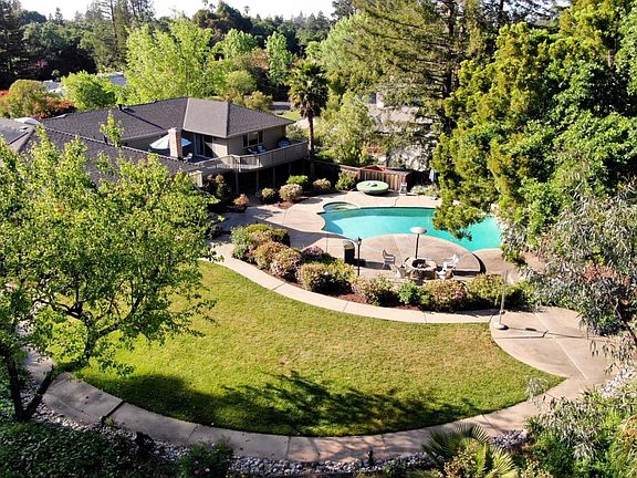 2nd image of 15288 Alma Jo Ct