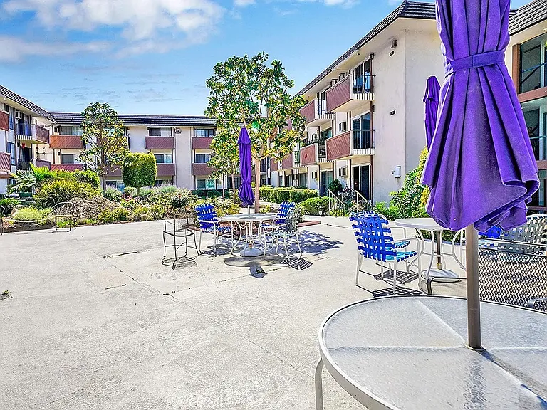 5585 E Pacific Coast Hwy #365 — Photo 32
