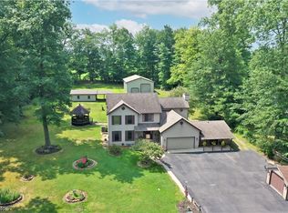 8314 Henderson Rd, Diamond, OH 44412