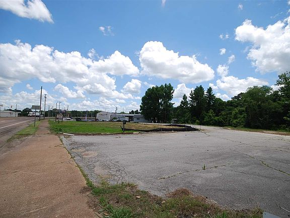 5th image of 701 S Highland Ave