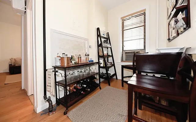 Rented by Buchbinder & Warren | media 4