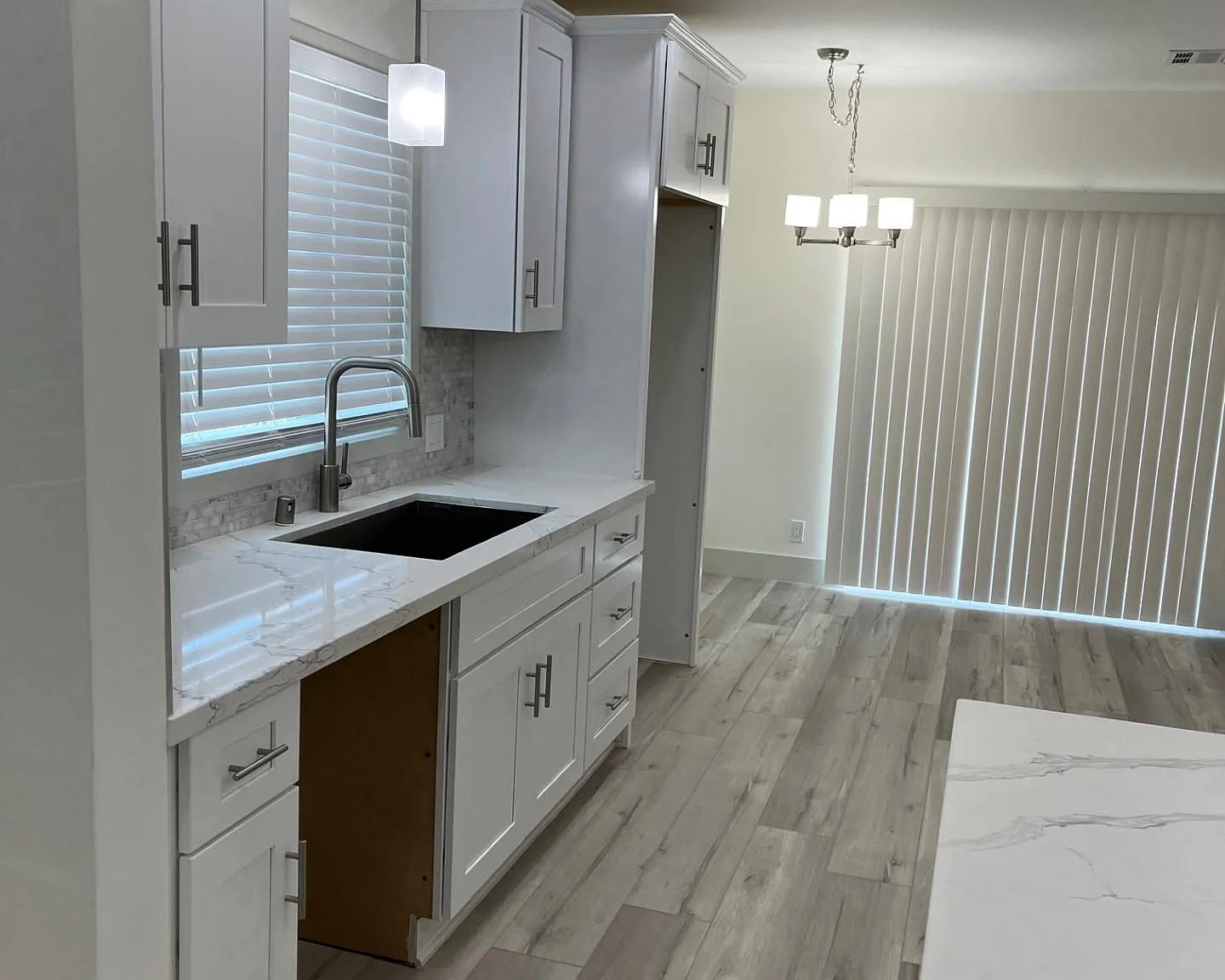2 bed, 897 sqft, $3,195 — Photo 3