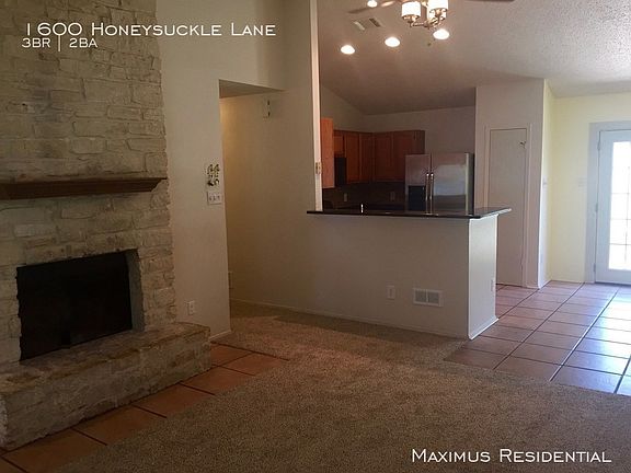 3rd image of 1600 Honeysuckle Ln