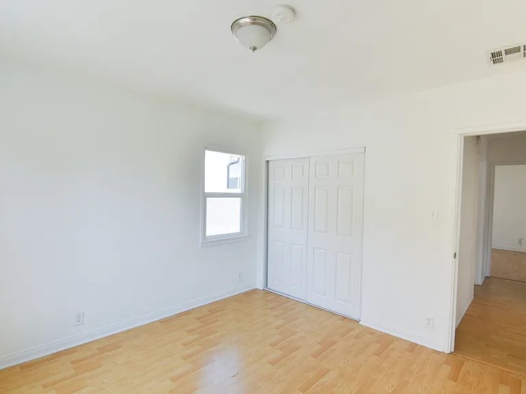 10906 Columbus Ave #1 — Photo 16